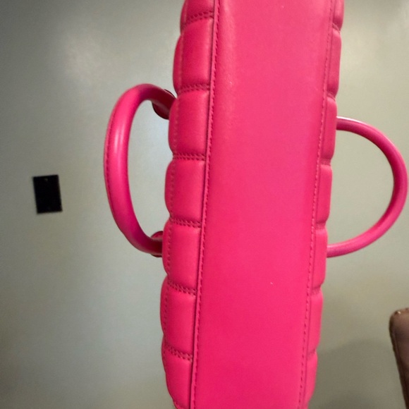 Michael Kors Sheila Satchel with Matching Cardholder - Picture 5 of 6